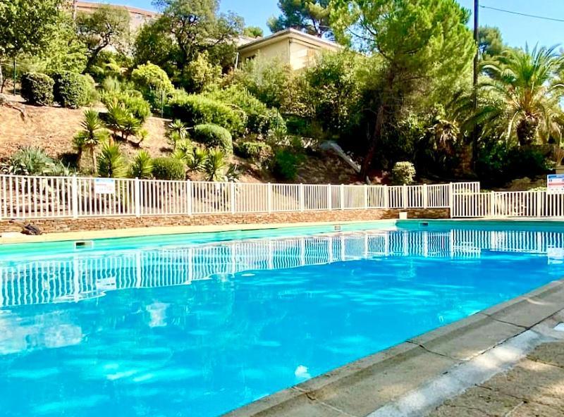 Charme & Calme-Tamaris- Studio Vue Mer - Piscine - Le Petit Olivier Sur Mer لا سين سور مير المظهر الخارجي الصورة