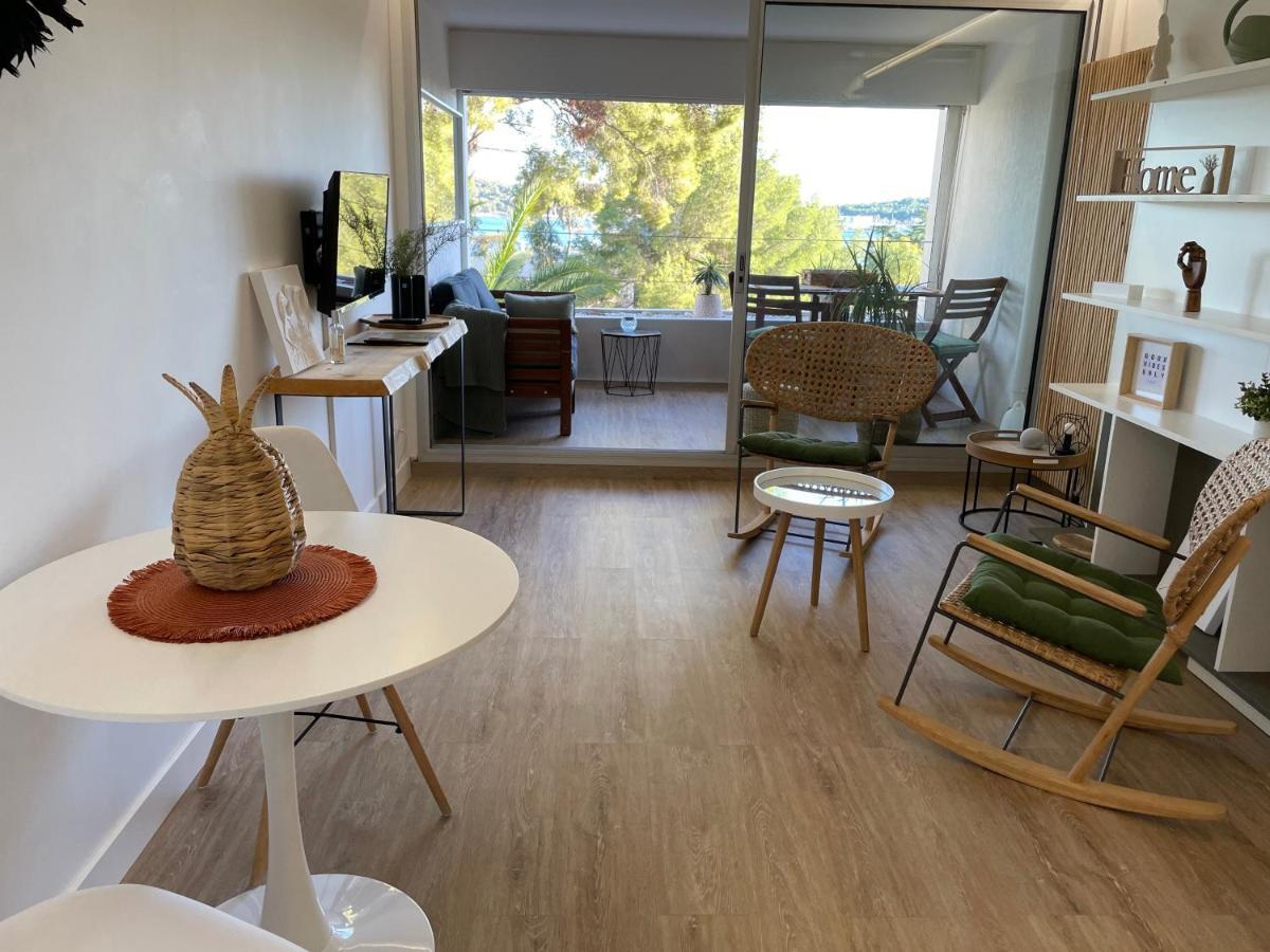 Charme & Calme-Tamaris- Studio Vue Mer - Piscine - Le Petit Olivier Sur Mer لا سين سور مير المظهر الخارجي الصورة